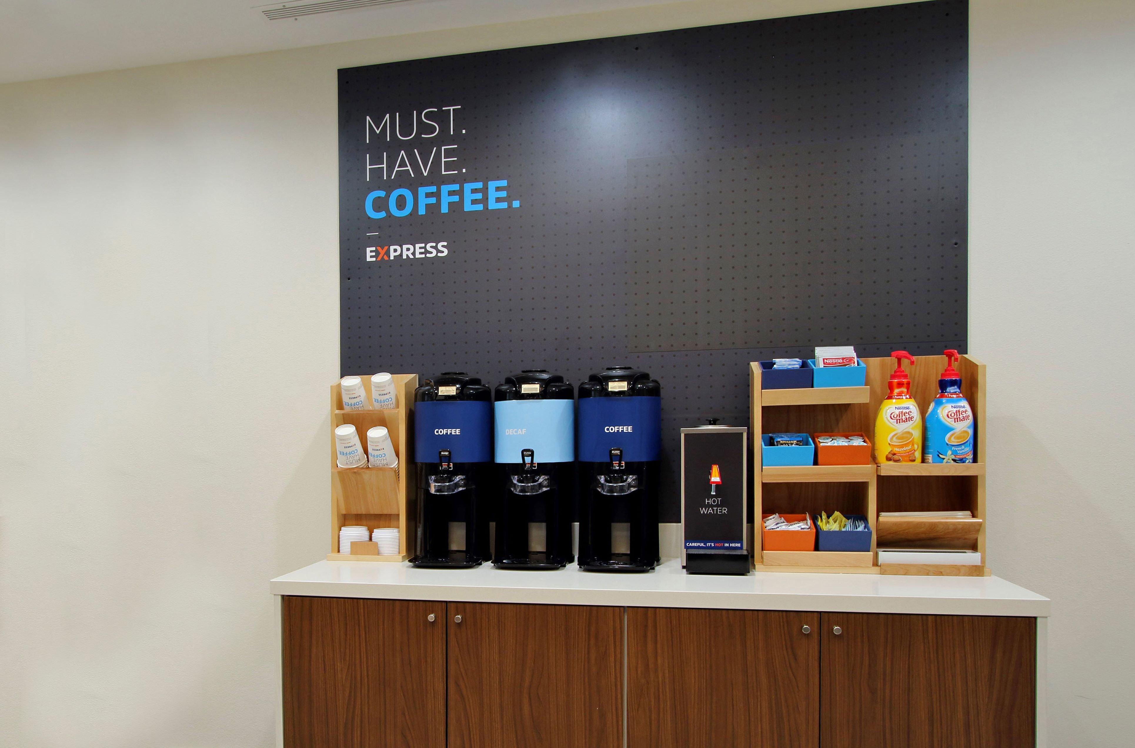 Holiday Inn Express And Suites Surrey By Ihg Екстериор снимка